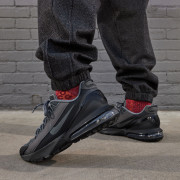 air max pulse roam